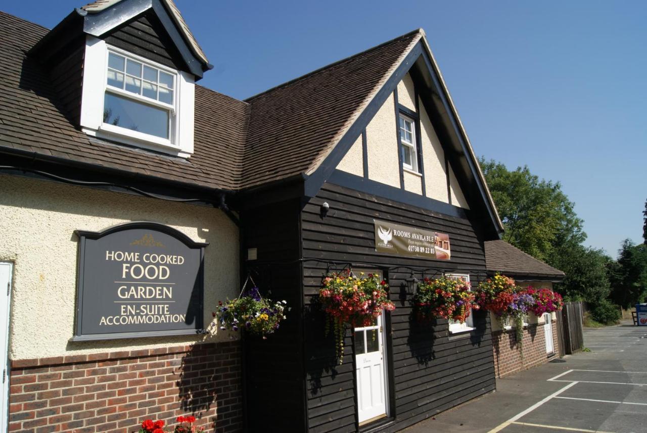 The Flying Bull Inn Liss Exterior photo