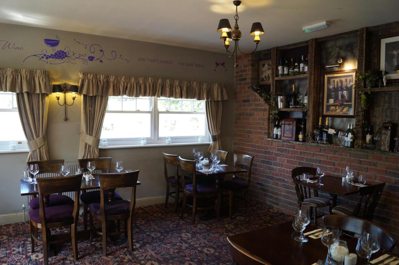 The Flying Bull Inn Liss Exterior photo